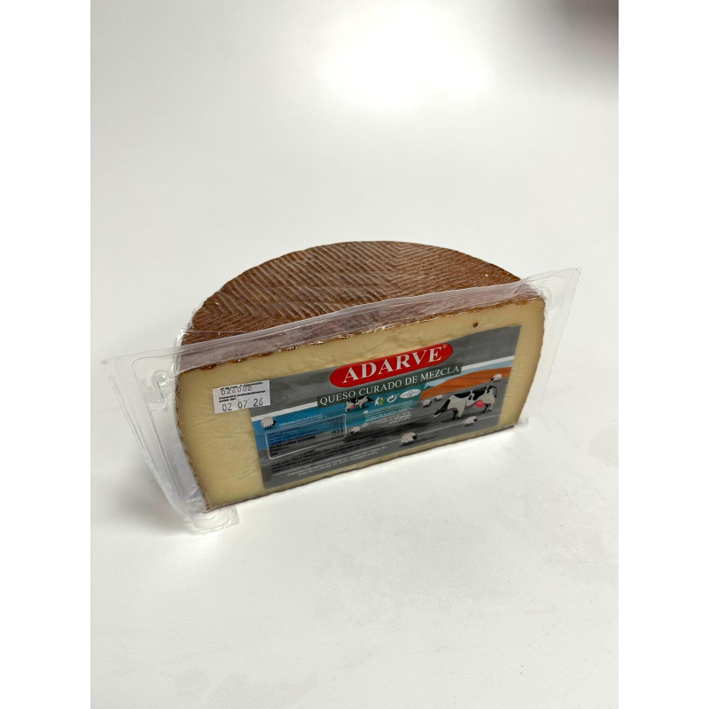 448117  Queso Curado Adarve Plata 1/2 Pieza P/K